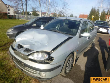 Купить Renault Megane, 1.4, 2001 года с пробегом, цена 1592 руб., id 16476