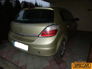 Купить Opel Astra, 1.4, 2005 года с пробегом, цена 35640 руб., id 16477