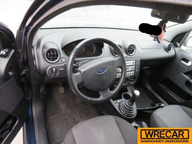 Купить Ford Fiesta, 1.4, 2004 года с пробегом, цена 1592 руб., id 16484