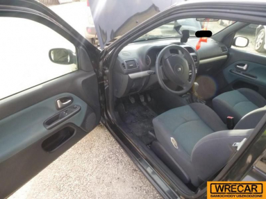 Купить Renault Clio, 1.1, 2005 года с пробегом, цена 1592 руб., id 16491