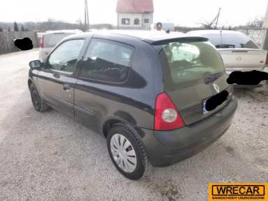 Купить Renault Clio, 1.1, 2005 года с пробегом, цена 1592 руб., id 16491