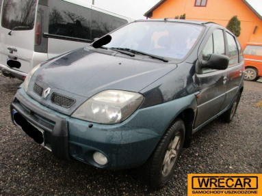Купить Renault Scenic, 2.0, 2000 года с пробегом, цена 1592 руб., id 16495