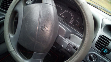 Купить Renault Laguna, 1.6, 1998 года с пробегом, цена 1592 руб., id 16537