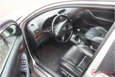 Купить Toyota Avensis, 2.0, 2003 года с пробегом, цена 116678 руб., id 16587