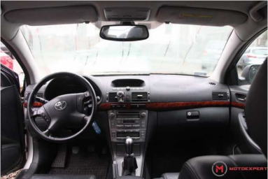 Купить Toyota Avensis, 2.0, 2003 года с пробегом, цена 116678 руб., id 16587