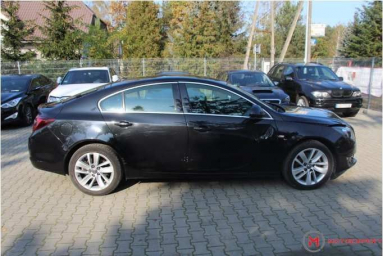 Купить Opel Insignia, 2.0, 2014 года с пробегом, цена 546919 руб., id 16592