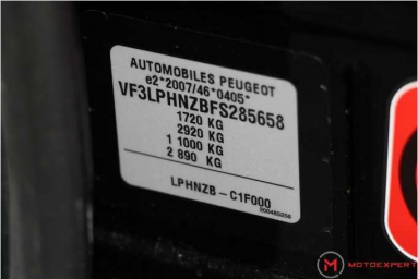Купить Peugeot 308, 1.2, 2015 года с пробегом, цена 680552 руб., id 16596
