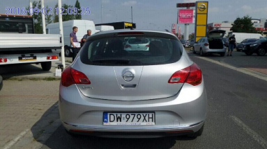 Купить Opel Astra, 1.2, 2014 года с пробегом, цена 437577 руб., id 16623