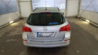 Купить Opel Astra, 1.7, 2014 года с пробегом, цена 403529 руб., id 16628