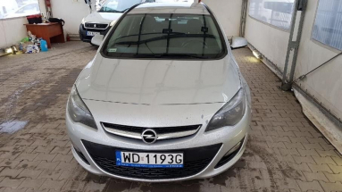 Купить Opel Astra, 1.7, 2013 года с пробегом, цена 408373 руб., id 16630