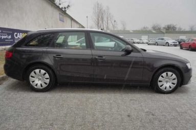 Купить Audi A4, 2.0, 2014 года с пробегом, цена 696884 руб., id 16693