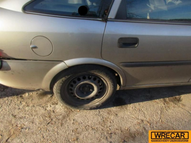 Купить Opel Vectra, 1.6, 1995 года с пробегом, цена 1592 руб., id 16735