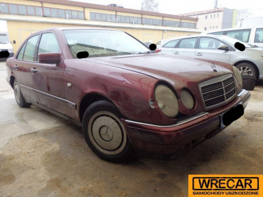 Купить Mercedes-Benz E 200 Kat. 210 Elegance, 2.0, 1996 года с пробегом, цена 0 руб., id 16814