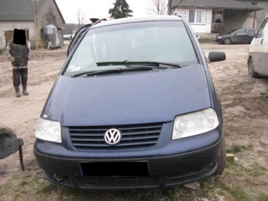 Купить Volkswagen Sharan, 1.9, 2001 года с пробегом, цена 1592 руб., id 16863