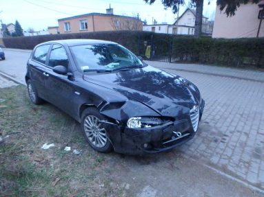 Купить Alfa Romeo 147, 2.0, 2008 года с пробегом, цена 19446 руб., id 16922