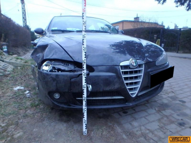 Купить Alfa Romeo 147, 2.0, 2008 года с пробегом, цена 19446 руб., id 16922