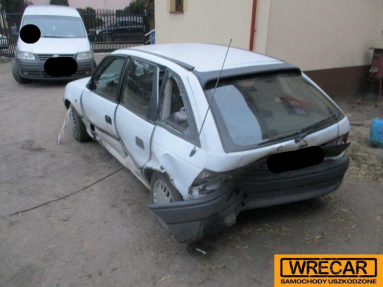 Купить Opel Astra, 1.6, 1998 года с пробегом, цена 1592 руб., id 16932