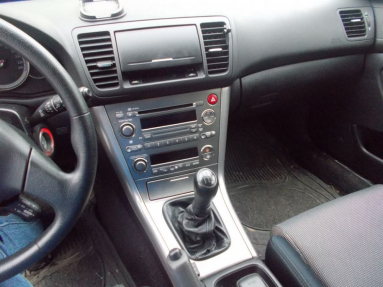 Купить Subaru Legacy, 2.0, 2003 года с пробегом, цена 9689 руб., id 16945