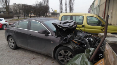 Купить Opel Insignia, 2.0, 2013 года с пробегом, цена 1592 руб., id 16964