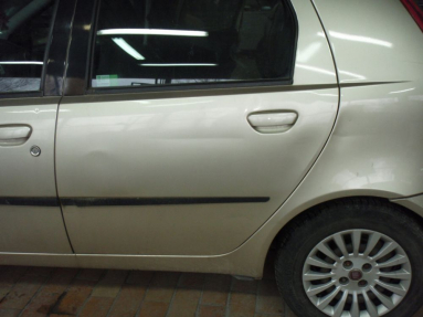 Купить Fiat Punto, 1.2, 2010 года с пробегом, цена 1592 руб., id 17004