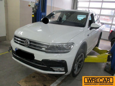 Купить Volkswagen Tiguan, 2.0, 2017 года с пробегом, цена 487819 руб., id 17035