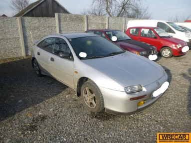 Купить Mazda 323, 1.5, 1998 года с пробегом, цена 1592 руб., id 17048