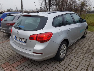 Купить Opel Astra, 1.7, 2013 года с пробегом, цена 364636 руб., id 17100
