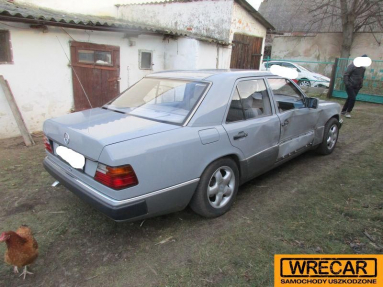Купить Mercedes-Benz V 250 d 124 250D, 2.5, 1990 года с пробегом, цена 0 руб., id 17220