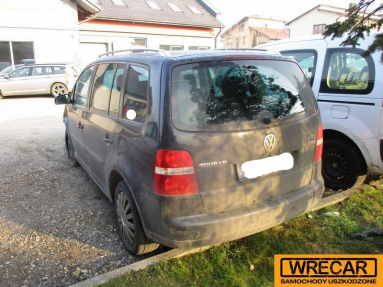 Купить Volkswagen Touran, 1.9, 2005 года с пробегом, цена 4844 руб., id 17233
