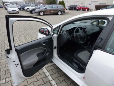 Купить SEAT Ibiza, 1.2, 2014 года с пробегом, цена 351695 руб., id 17290