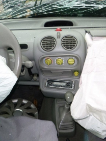 Купить Renault Twingo, 1.1, 1999 года с пробегом, цена 0 руб., id 17311