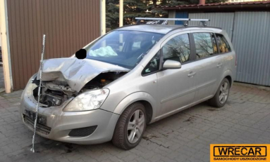 Купить Opel Zafira, 1.9, 2009 года с пробегом, цена 64775 руб., id 17346