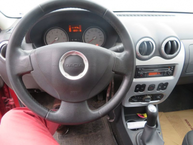 Купить Dacia Logan, 1.6, 2009 года с пробегом, цена 3183 руб., id 17399