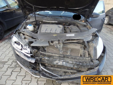 Купить Volkswagen Passat, 2.0, 2014 года с пробегом, цена 11280 руб., id 17406