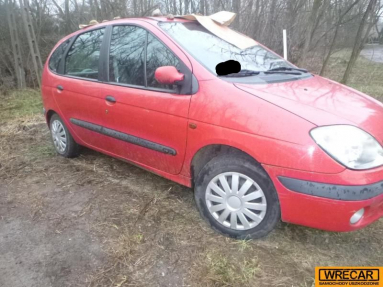 Купить Renault Scenic, 1.6, 2001 года с пробегом, цена 1592 руб., id 17475