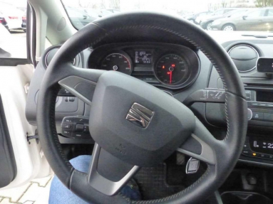 Купить SEAT Ibiza, 1.2, 2014 года с пробегом, цена 388926 руб., id 17499