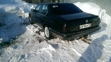 Купить BMW 7er (E32), 3.0, 1990 года с пробегом, цена 100000 руб., id 17505