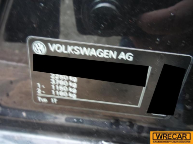 Купить Volkswagen Touran, 2.0, 2015 года с пробегом, цена 64775 руб., id 17516