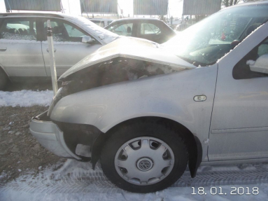 Купить Volkswagen Bora, 2.0, 1999 года с пробегом, цена 4844 руб., id 17562