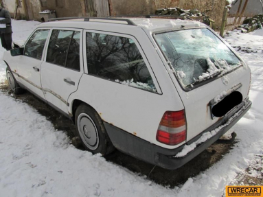 Купить Mercedes-Benz 200 D 200 D, 2.0, 1989 года с пробегом, цена 1592 руб., id 17605