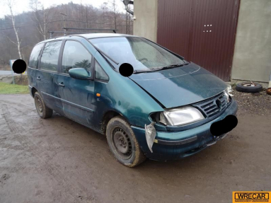Купить Volkswagen Sharan, 1.9, 1997 года с пробегом, цена 1592 руб., id 17622