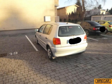 Купить Volkswagen Polo, 1.0, 1998 года с пробегом, цена 1592 руб., id 17631