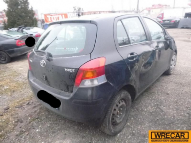 Купить Toyota Yaris, 1.0, 2009 года с пробегом, цена 53425 руб., id 17645