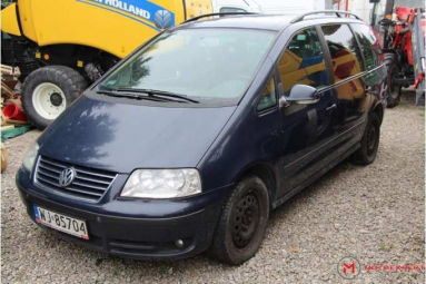 Купить Volkswagen Sharan, 1.9, 2004 года с пробегом, цена 137716 руб., id 17682