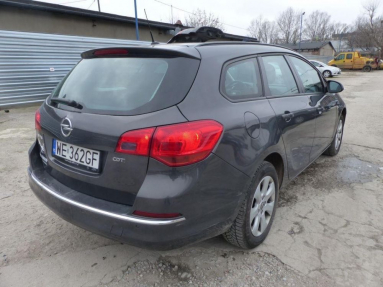 Купить Opel Astra, 1.7, 2013 года с пробегом, цена 398684 руб., id 17717