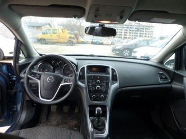 Купить Opel Astra, 1.7, 2013 года с пробегом, цена 426227 руб., id 17719
