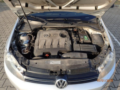 Купить Volkswagen Golf, 1.6, 2010 года с пробегом, цена 267404 руб., id 17759