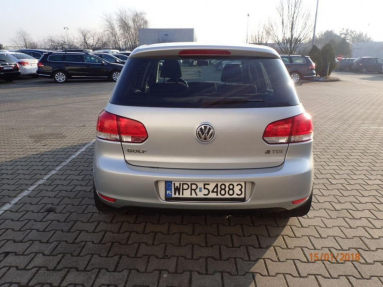 Купить Volkswagen Golf, 1.6, 2010 года с пробегом, цена 267404 руб., id 17759