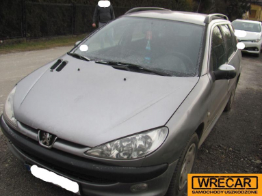 Купить Peugeot 206, 1.4, 2003 года с пробегом, цена 1592 руб., id 17794
