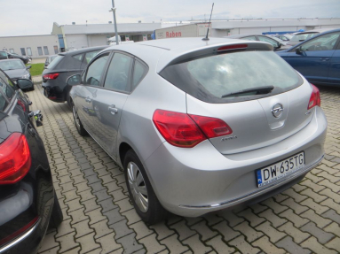 Купить Opel Astra, 1.7, 2013 года с пробегом, цена 398684 руб., id 17897